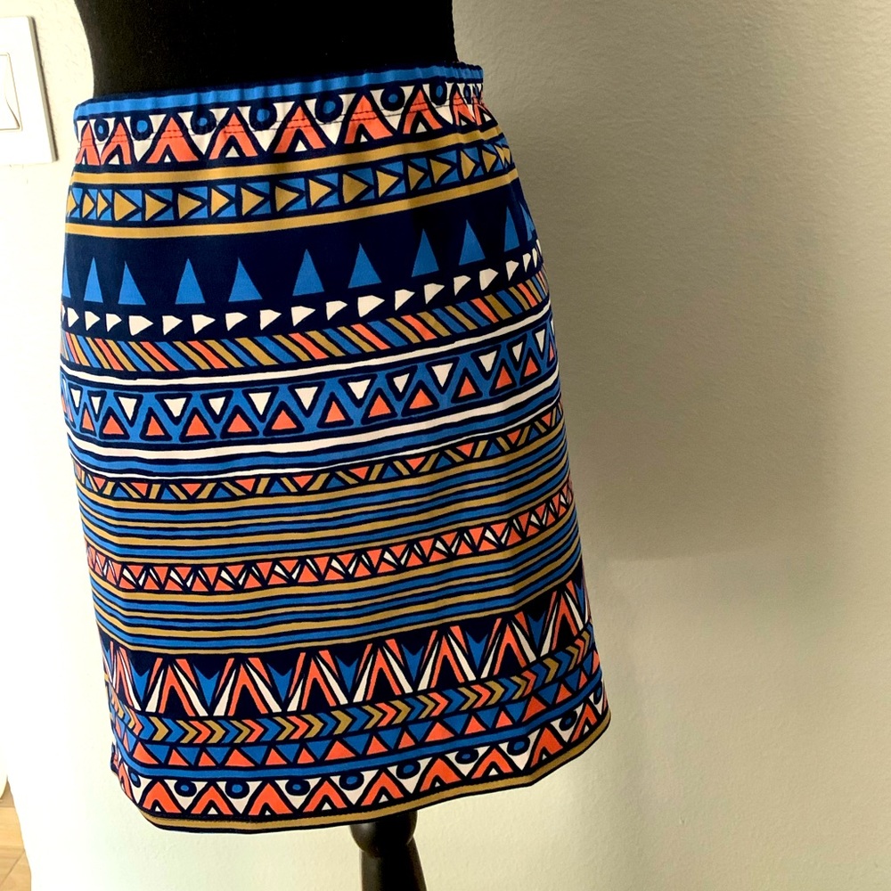 XL multicolored miniskirt.